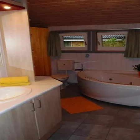 Mit Sauna Im Mirow Hébergement de vacances